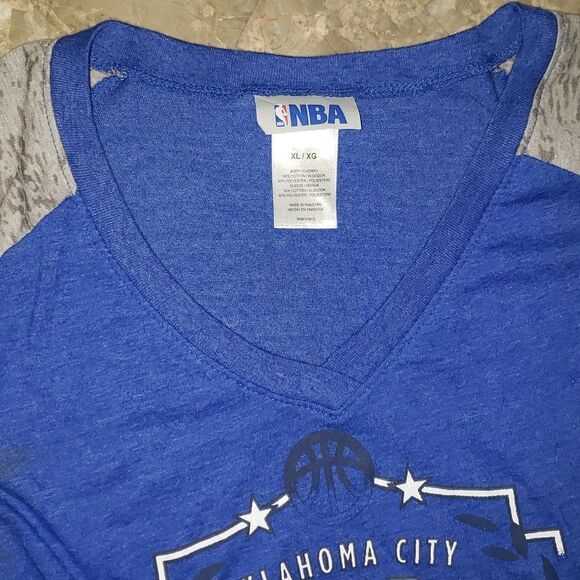 Oklahoma City Thunder NBA V-Neck Short Sleeve Tee-Shirt - Picture 7 of 7